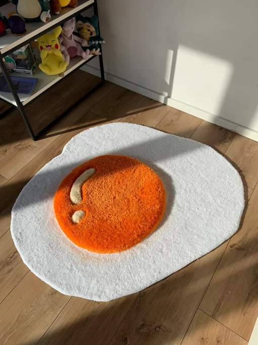 Fluffy Fried Egg Rug – Cute Tufted Breakfast Rug, Handmade Sunny Side Up Carpet, Funny Food Decor for Kitchen, Bedroom or Dorm